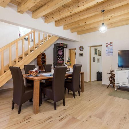 Amazing Home In Vrzici With Jacuzzi Exteriör bild