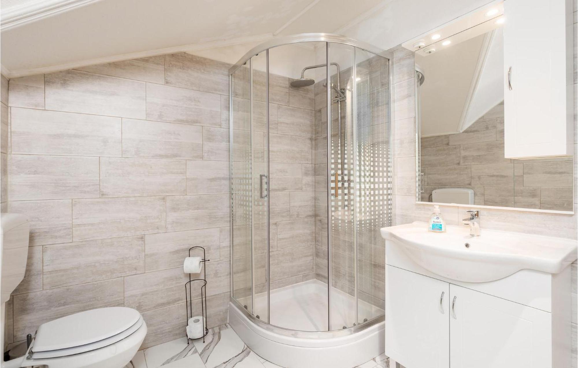 Amazing Home In Vrzici With Jacuzzi Exteriör bild