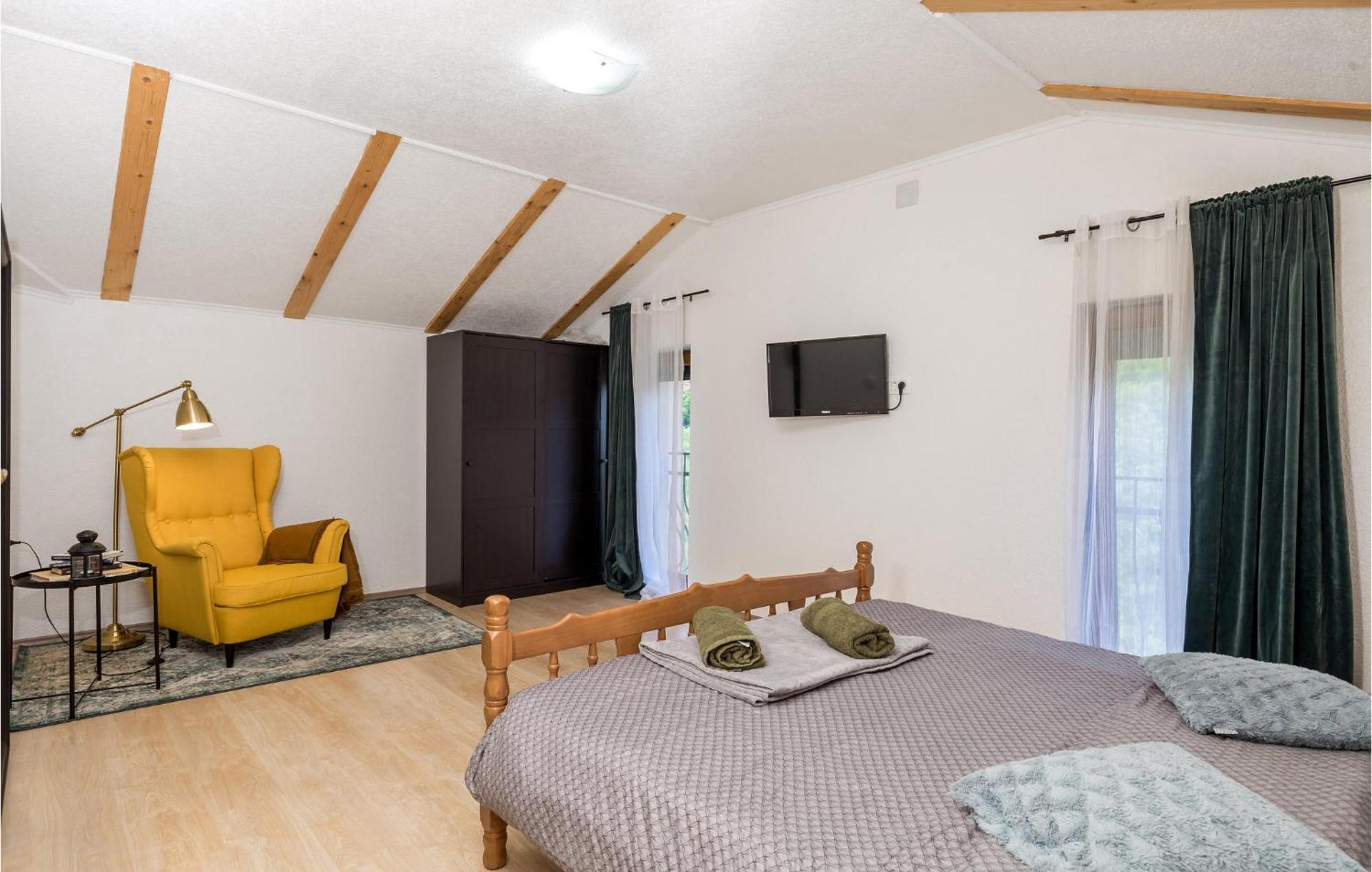 Amazing Home In Vrzici With Jacuzzi Exteriör bild